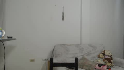 Snapshot of lahurent_weed420 chatting on 10.09.25 paola and a guest lol online show from 10.09.25