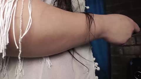 Snapshot of laia_hadid chatting on 12.18.25 laia_hadid online show from 12.18.25