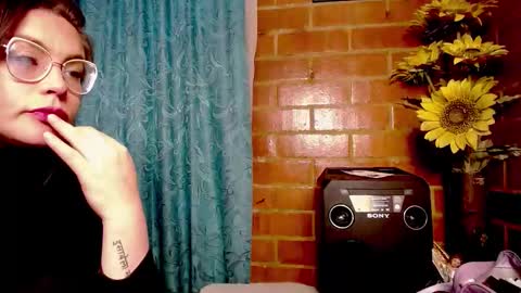 Snapshot of laia_hadid chatting on 03.04.26 laia_hadid online show from 03.04.26