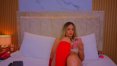 laiamilf online show from 01.13.26