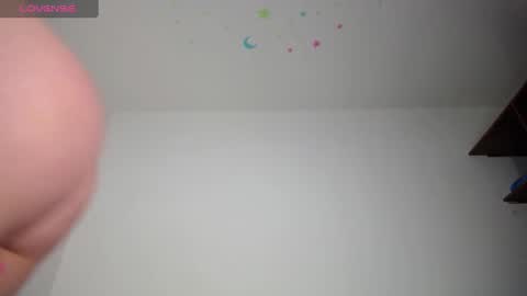 Snapshot of laila_laly chatting on 12.06.24 Leila Laly online show from 12.06.24