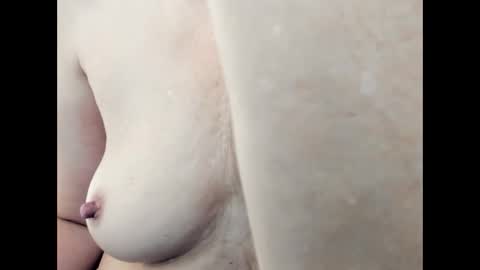 Snapshot of lailasensu chatting on 11.28.25 LAILA online show from 11.28.25