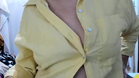 Snapshot of lailasensu chatting on 12.01.25 LAILA online show from 12.01.25