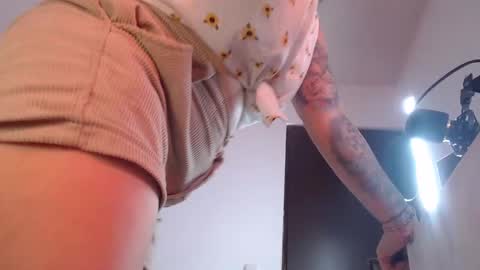 Snapshot of laimorgan chatting on 10.03.25 LALI online show from 10.03.25