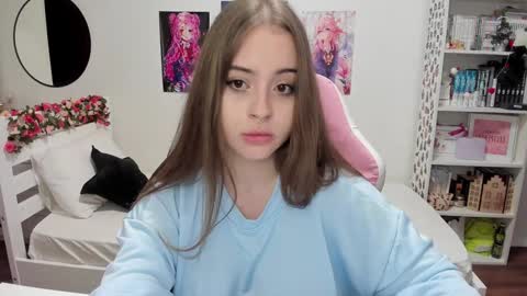 Snapshot of lain__ chatting on 12.01.24 Kira online show from 12.01.24