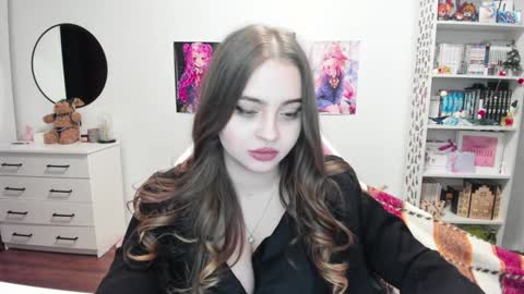 Snapshot of lain__ chatting on 12.31.24 Kira online show from 12.31.24