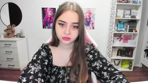 Snapshot of lain__ chatting on 01.04.25 Kira online show from 01.04.25