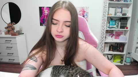 Snapshot of lain__ chatting on 01.14.25 Kira online show from 01.14.25