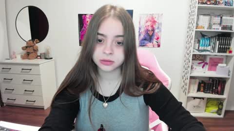 Snapshot of lain__ chatting on 01.17.25 Kira online show from 01.17.25