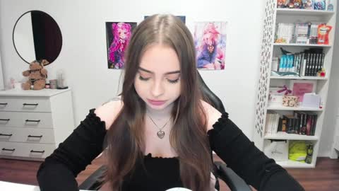 Snapshot of lain__ chatting on 01.26.25 Kira online show from 01.26.25