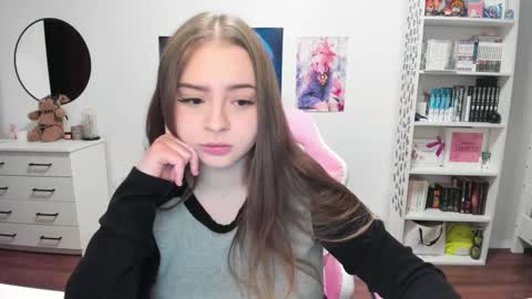 Snapshot of lain__ chatting on 03.04.25 Kira online show from 03.04.25