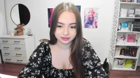 Snapshot of lain__ chatting on 03.06.25 Kira online show from 03.06.25