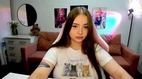 Snapshot of lain__ chatting on 09.11.25 Kira online show from 09.11.25