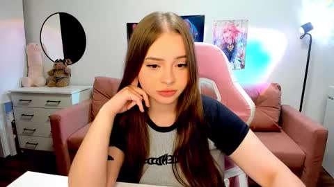 Snapshot of lain__ chatting on 09.24.25 Kira online show from 09.24.25