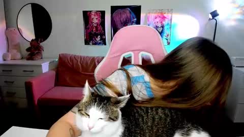 Snapshot of lain__ chatting on 10.13.25 Kira online show from 10.13.25