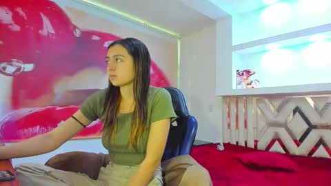 Snapshot of lala_clark chatting on 10.01.25 Lala clark online show from 10.01.25