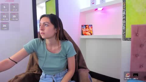 Snapshot of lala_clark chatting on 10.14.25 Lala clark online show from 10.14.25