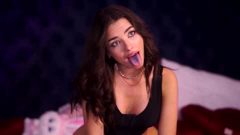 Snapshot of lalaroze chatting on 11.02.25 Lala online show from 11.02.25