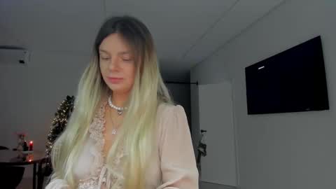 Lallie  online show from 12.21.25