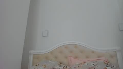 Lallie  online show from 01.16.26