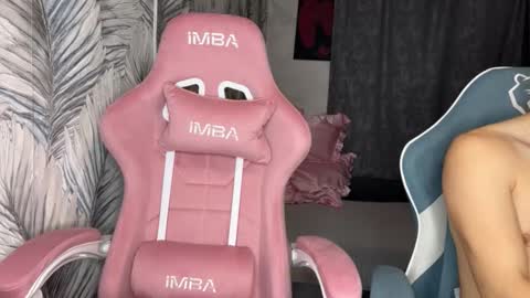 Snapshot of lallyrose69 chatting on 12.20.25 lallyrose69 online show from 12.20.25