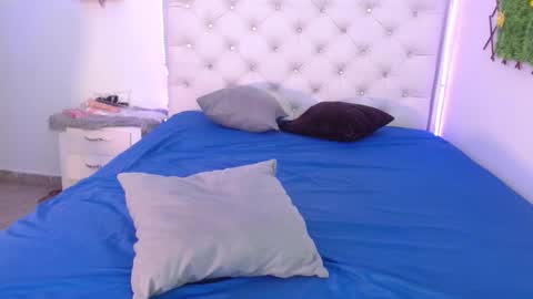 Laura online show from 10.04.25