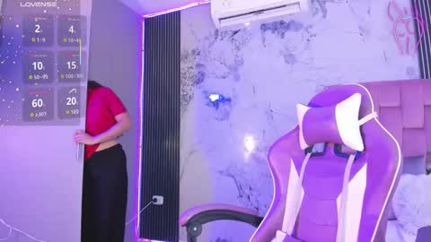 Laura online show from 10.07.25