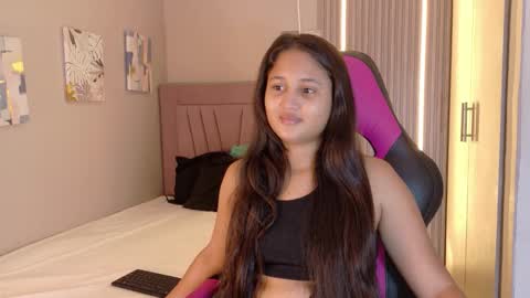 Laura online show from 12.02.25