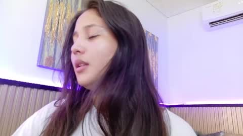 Laura online show from 12.16.25