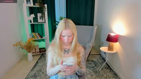Laly online show from 04.30.26