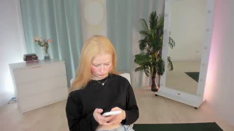 Laly online show from 06.16.26