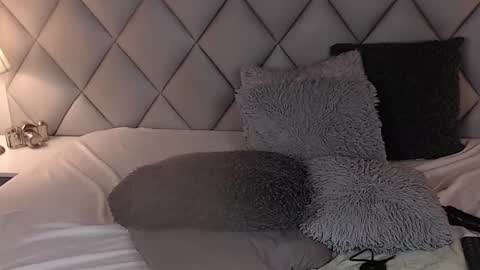 Snapshot of lalycastro chatting on 01.19.25 Laly Castro online show from 01.19.25