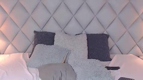 Snapshot of lalycastro chatting on 01.21.25 Laly Castro online show from 01.21.25