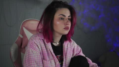 just call me Lana  and her security online show from 01.30.25