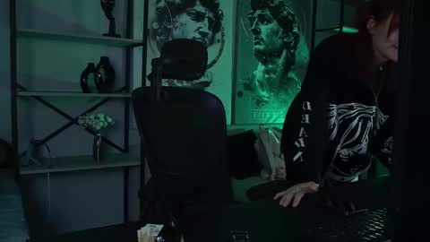 just call me Lana  and her security online show from 09.19.25