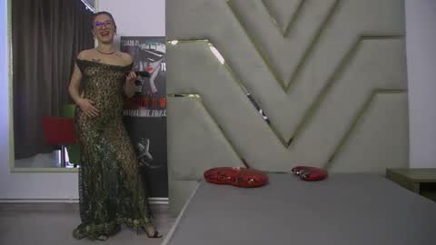 Snapshot of lana_banner chatting on 09.09.25 LanaBanner online show from 09.09.25