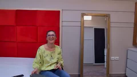 Snapshot of lana_banner chatting on 09.16.25 LanaBanner online show from 09.16.25