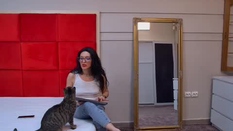 Snapshot of lana_banner chatting on 09.17.25 LanaBanner online show from 09.17.25