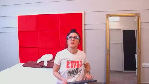 Snapshot of lana_banner chatting on 10.01.25 LanaBanner online show from 10.01.25