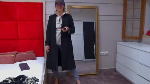 Snapshot of lana_banner chatting on 10.04.25 LanaBanner online show from 10.04.25