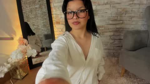  Lana  online show from 02.05.25