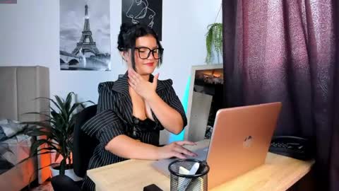 Snapshot of lana_beket_ chatting on 05.12.26 Lana online show from 05.12.26