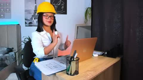Snapshot of lana_beket_ chatting on 05.19.26 Lana online show from 05.19.26