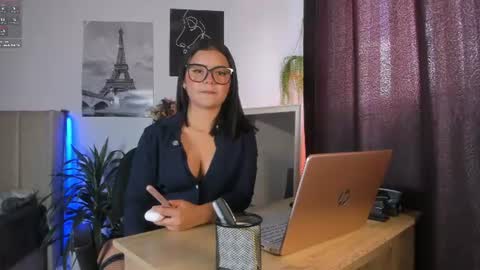 Snapshot of lana_beket_ chatting on 06.19.26 Lana online show from 06.19.26
