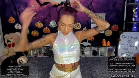 Snapshot of lana_del_bae chatting on 10.31.25 Lana Del Bae online show from 10.31.25