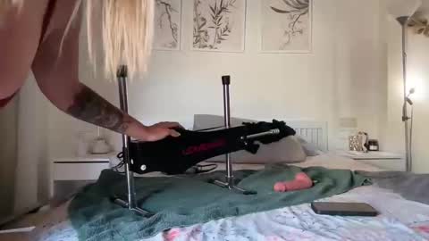 Lana online show from 04.29.26
