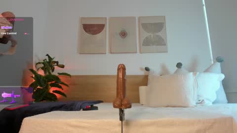 lana_kane_ online show from 12.10.24