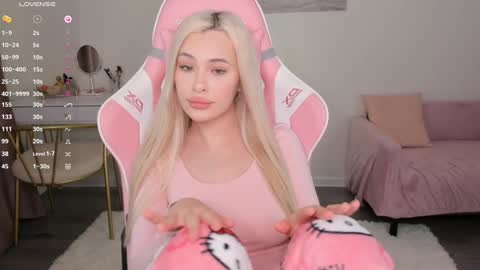 Lana online show from 01.12.25