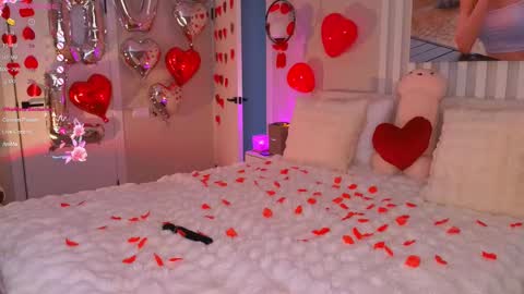 Snapshot of lana_me chatting on 02.13.25 Milana online show from 02.13.25