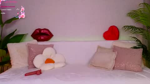 Snapshot of lana_me chatting on 09.15.25 Milana online show from 09.15.25